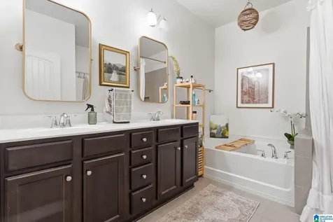 1061 Aronimink Drive Calera AL 35040