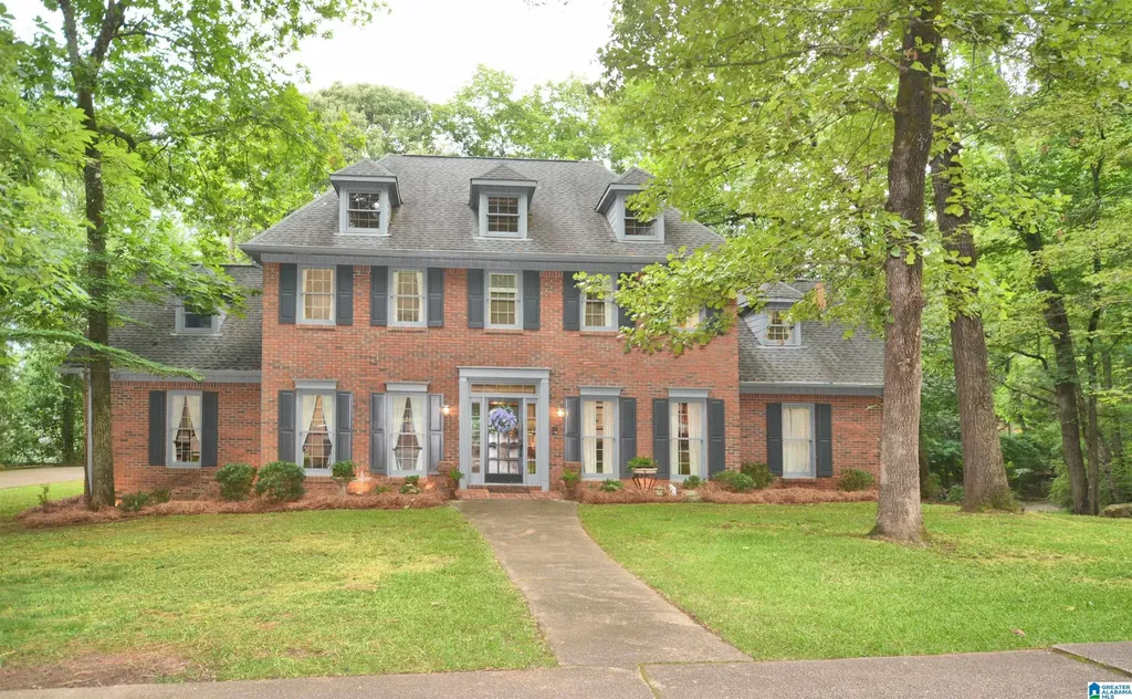 2568 Dolly Ridge Road Vestavia Hills AL 35243