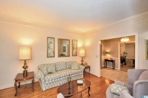 2568 Dolly Ridge Road Vestavia Hills AL 35243