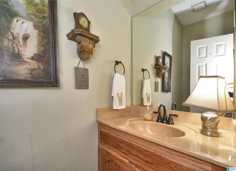 2568 Dolly Ridge Road Vestavia Hills AL 35243