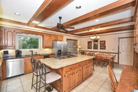 2568 Dolly Ridge Road Vestavia Hills AL 35243