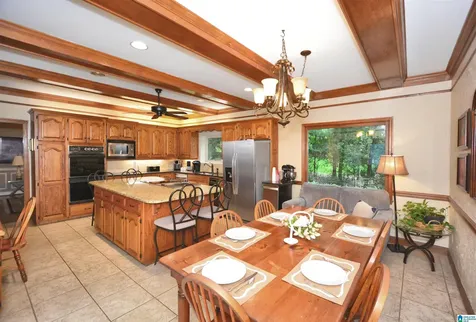 2568 Dolly Ridge Road Vestavia Hills AL 35243