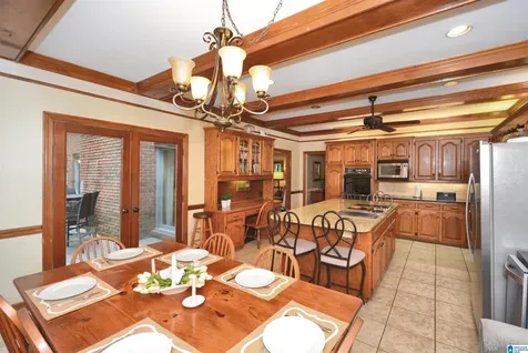 2568 Dolly Ridge Road Vestavia Hills AL 35243