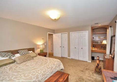 2568 Dolly Ridge Road Vestavia Hills AL 35243