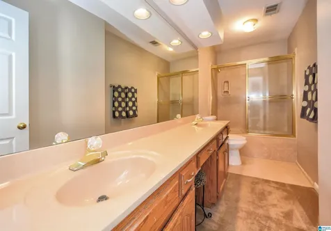 2568 Dolly Ridge Road Vestavia Hills AL 35243