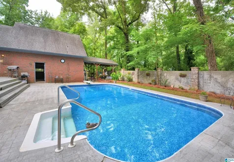 2568 Dolly Ridge Road Vestavia Hills AL 35243