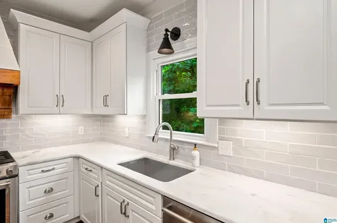 2704 Old Looney Mill Circle Birmingham AL 35243