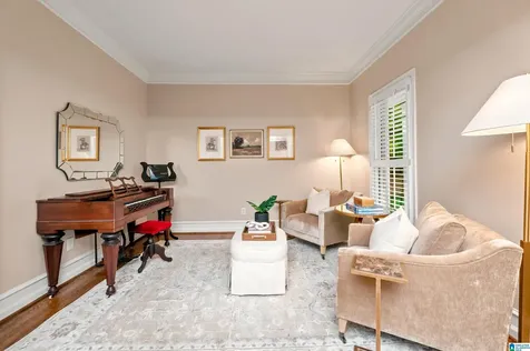 2704 Old Looney Mill Circle Birmingham AL 35243