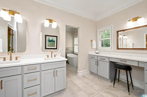 2704 Old Looney Mill Circle Birmingham AL 35243