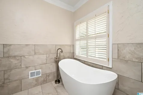2704 Old Looney Mill Circle Birmingham AL 35243