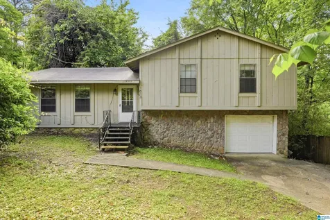 1613 5th Way NW Center Point AL 35215