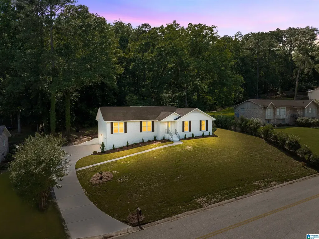 2325 Garland Drive Vestavia Hills AL 35216