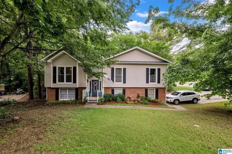 6001 Woodvale Drive Helena AL 35080