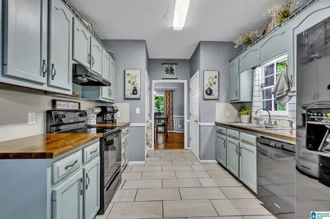 6001 Woodvale Drive Helena AL 35080