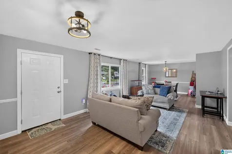 2122 Vicki Drive Birmingham AL 35235