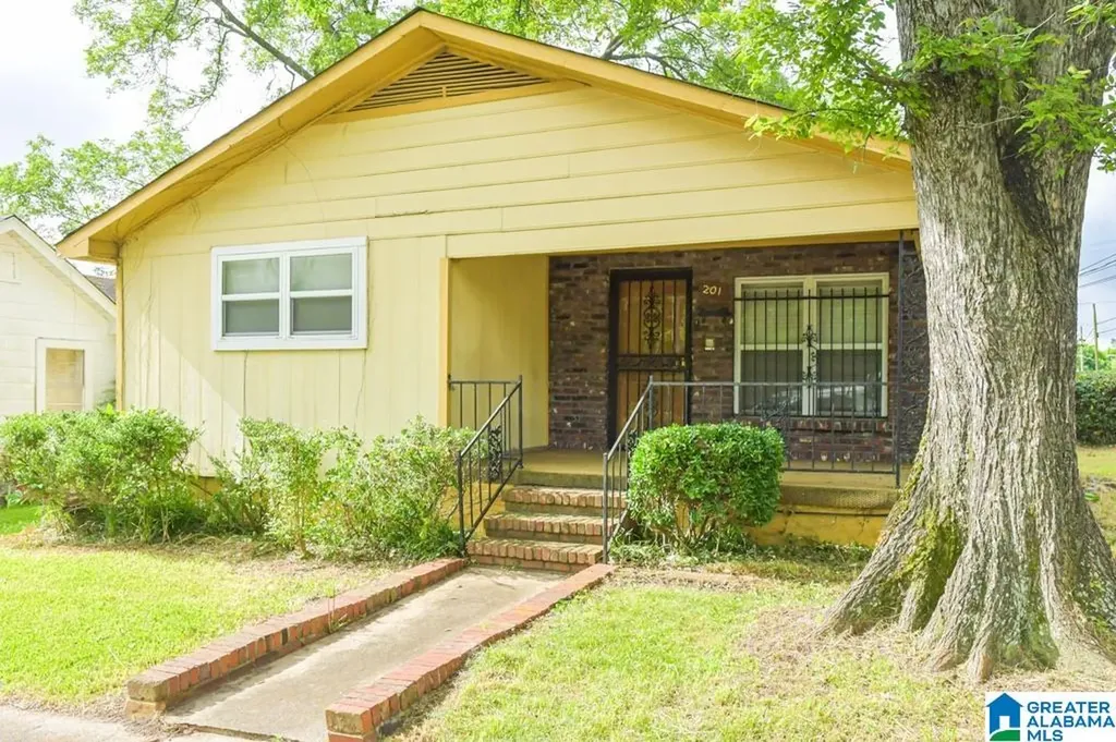201 61st Street Fairfield AL 35064
