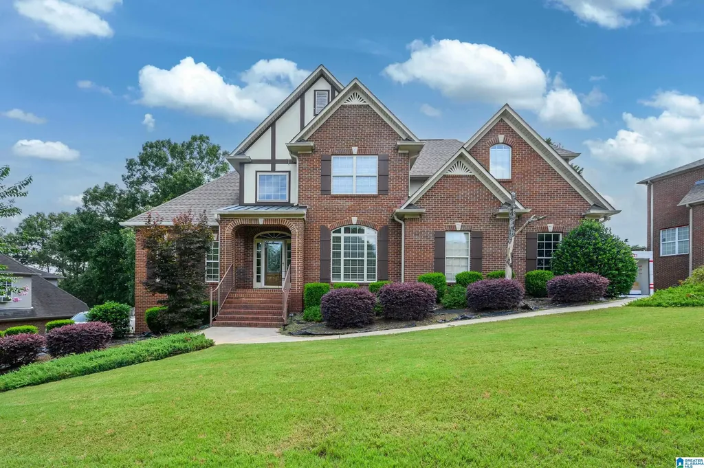 1005 Woodlands Cove Helena AL 35080