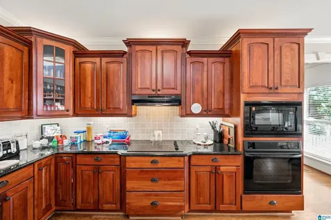 1005 Woodlands Cove Helena AL 35080