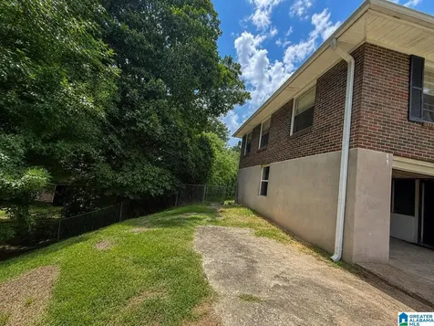 2228 2nd Place NW Center Point AL 35215