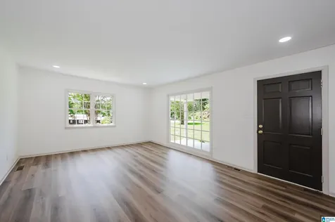 5059 Roselyn Road Bessemer AL 35022