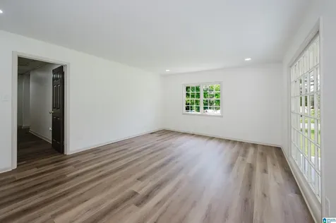 5059 Roselyn Road Bessemer AL 35022
