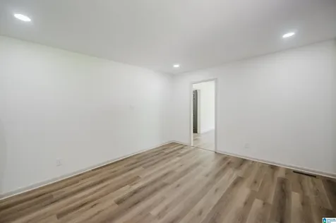 5059 Roselyn Road Bessemer AL 35022
