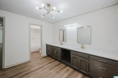 5059 Roselyn Road Bessemer AL 35022
