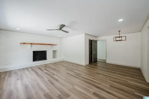 5059 Roselyn Road Bessemer AL 35022