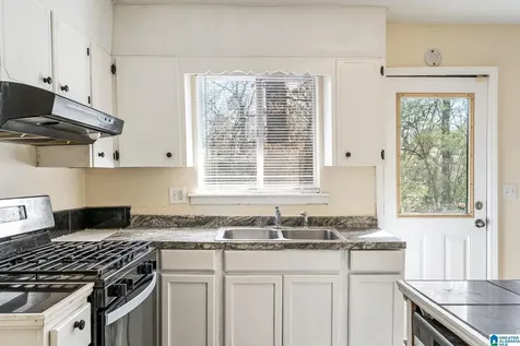 425 14th Avenue Center Point AL 35215
