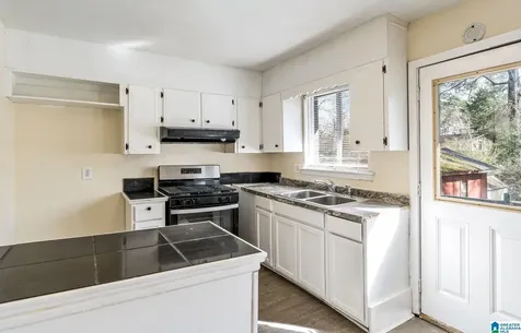 425 14th Avenue Center Point AL 35215