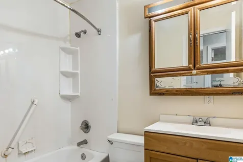 425 14th Avenue Center Point AL 35215