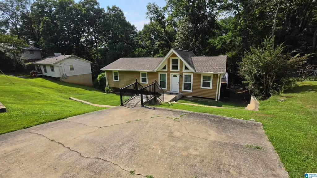 640 16th Terrace NW Center Point AL 35215