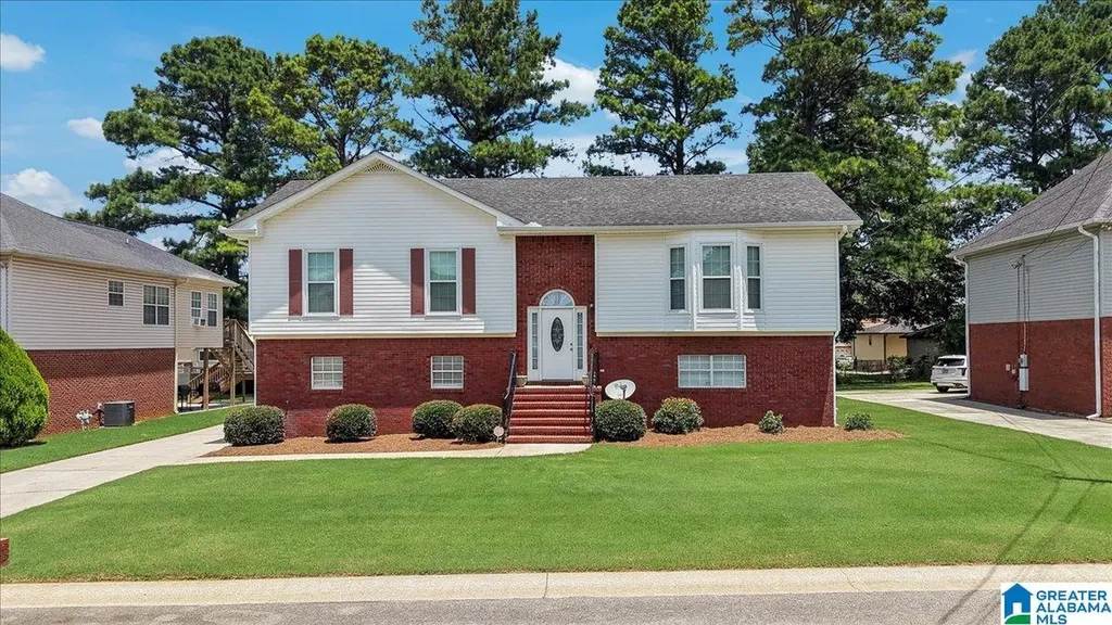 417 Surrey Circle Bessemer AL 35022