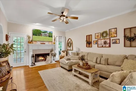 192 Kentwood Drive Alabaster AL 35007