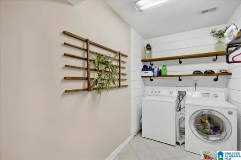192 Kentwood Drive Alabaster AL 35007