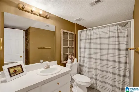 192 Kentwood Drive Alabaster AL 35007
