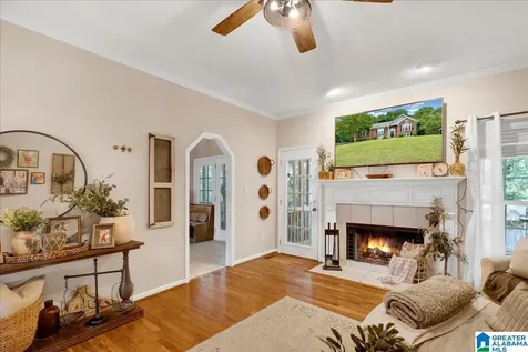 192 Kentwood Drive Alabaster AL 35007