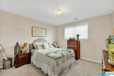 192 Kentwood Drive Alabaster AL 35007