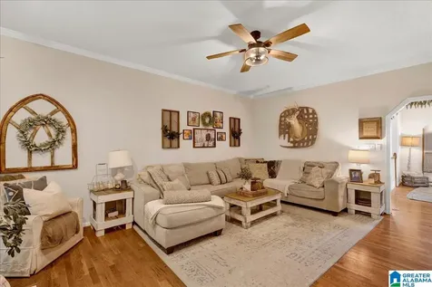 192 Kentwood Drive Alabaster AL 35007