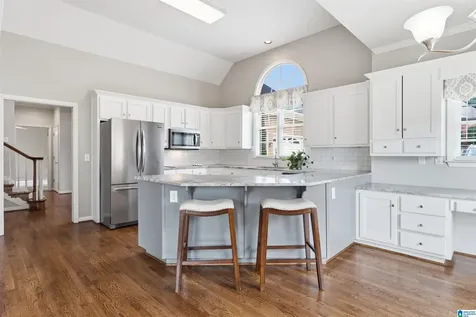 1008 Southlake Cove Hoover AL 35244