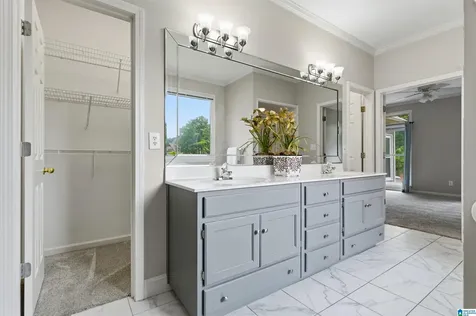1008 Southlake Cove Hoover AL 35244