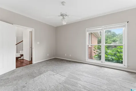 1008 Southlake Cove Hoover AL 35244