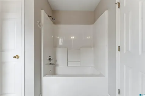1008 Southlake Cove Hoover AL 35244