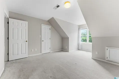 1008 Southlake Cove Hoover AL 35244