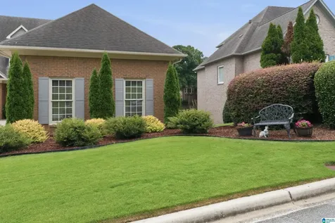 1008 Southlake Cove Hoover AL 35244