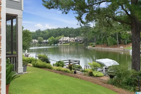 1008 Southlake Cove Hoover AL 35244