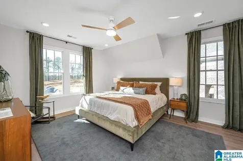 2027 Avonleigh Crescent Hoover AL 35244
