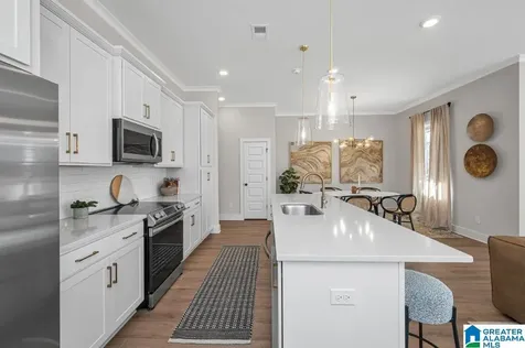 2027 Avonleigh Crescent Hoover AL 35244