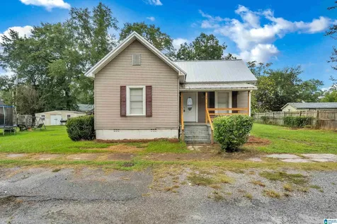 28 Jackson Avenue Sylacauga AL 35150