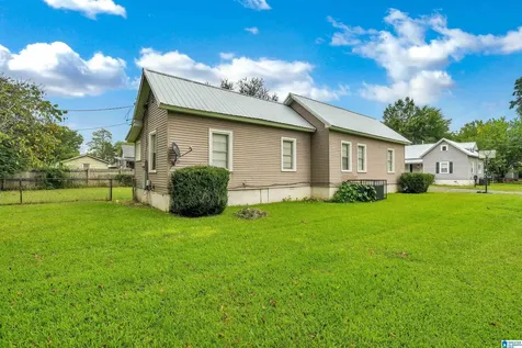 28 Jackson Avenue Sylacauga AL 35150